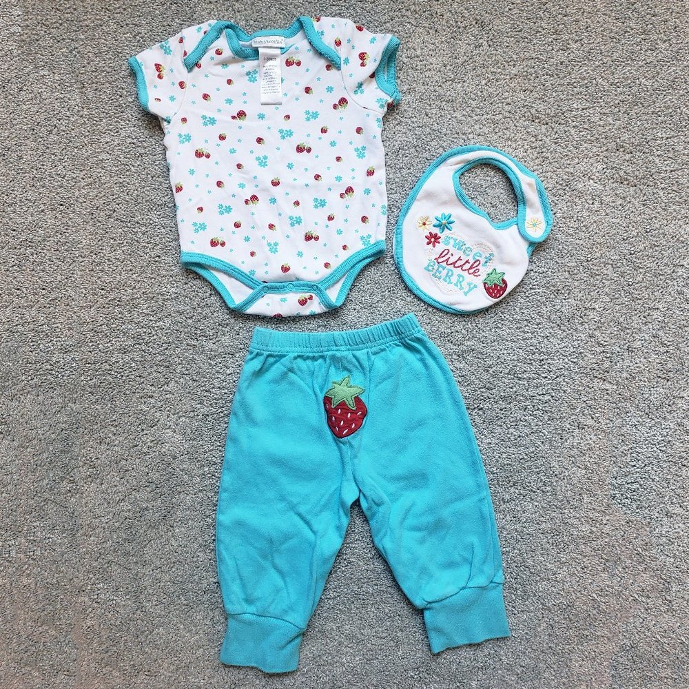 3-6M Strawberry Layette Set